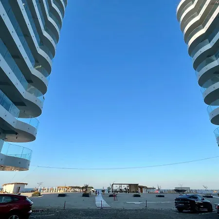 Seafront Haven Apartment Mamaia
